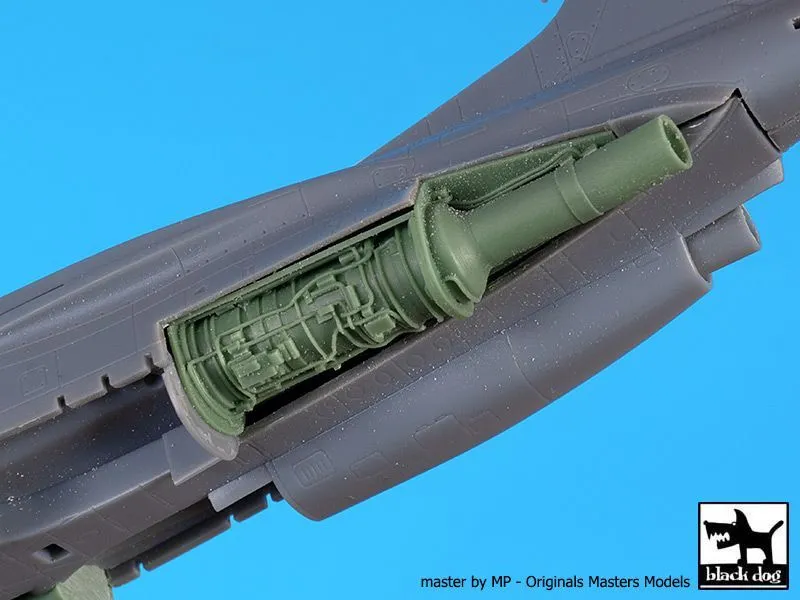 T-4 Trainer engine & electronic 1:72