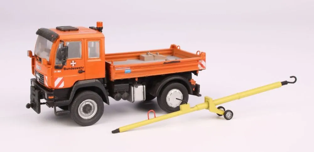 MAN LE 10.220 Bundeswehr Military Aircraft Tug 1:72
