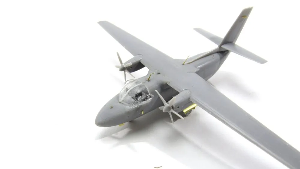 L-410 P.E. set for E.E. 1:144