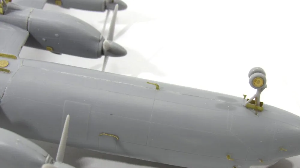 Il-18 P.E. set for E.E. 1:144