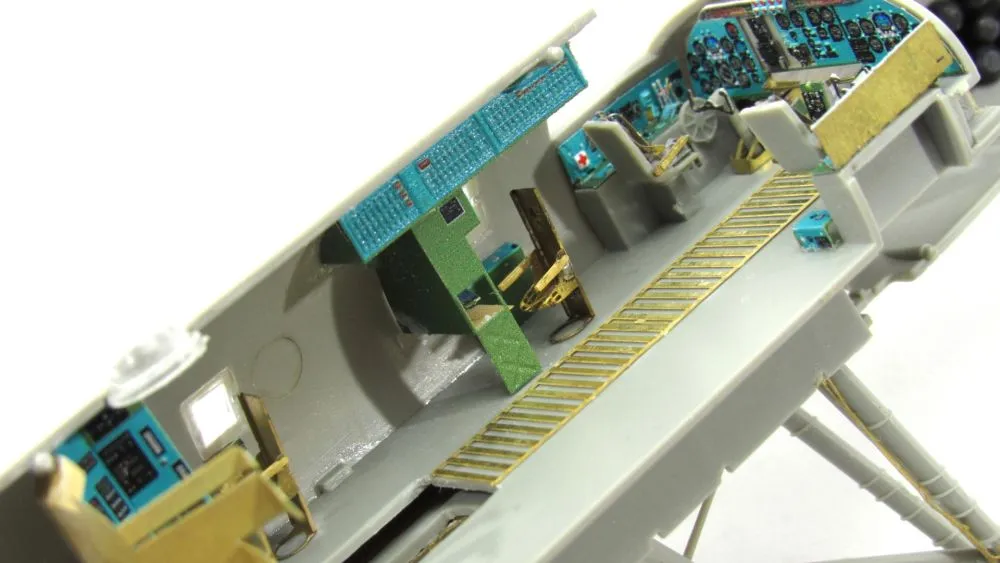 Tu-95MS/ Tu-152MR interior for Trumpeter 1:72