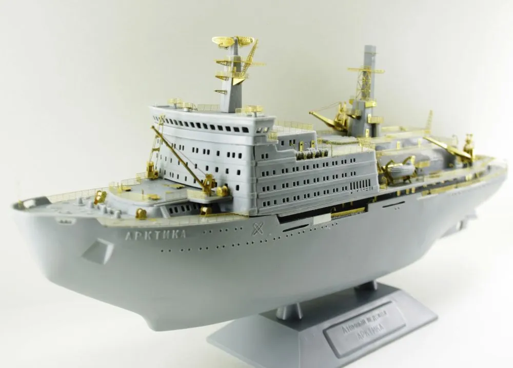 Ice breaker "Arktika" P.E. set 1:400