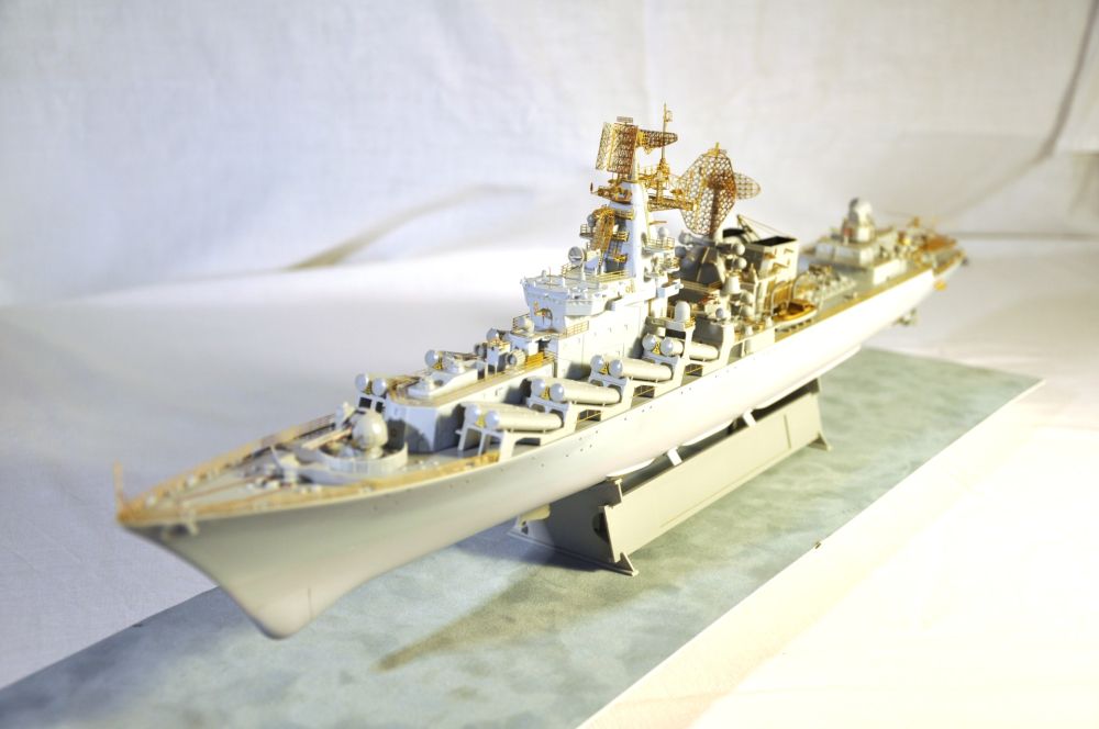 Russian Navy Varyag, Moskva detail set for Trumpeter 1:350