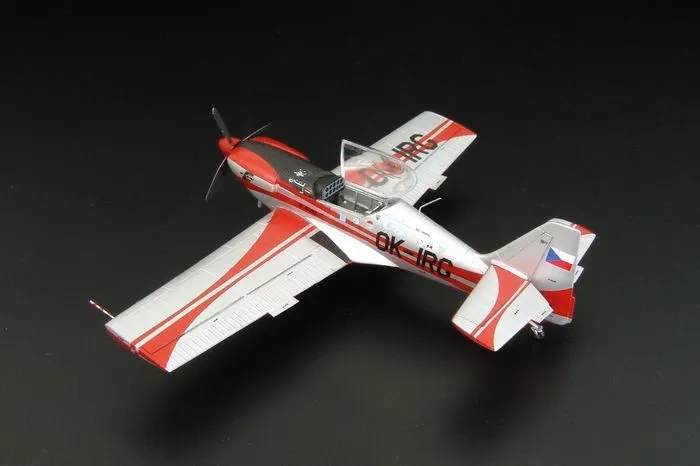 Zlin Z-50 Golden Age 1:72