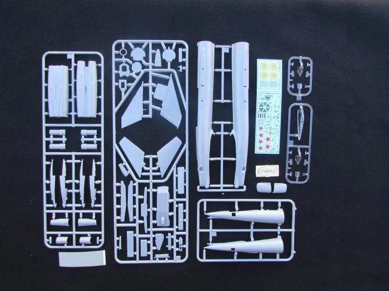 Tu-22UD Blinder-D 1:144