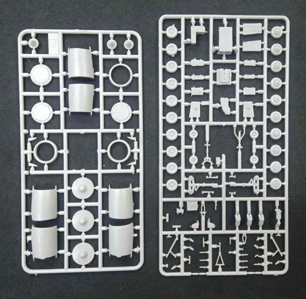 McDonnell Douglas MD-11 PW 1:144