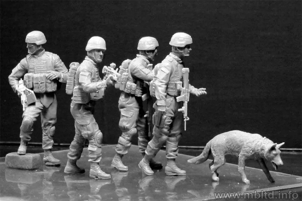 US Modern infantrymen - Cordon and Search 1:35