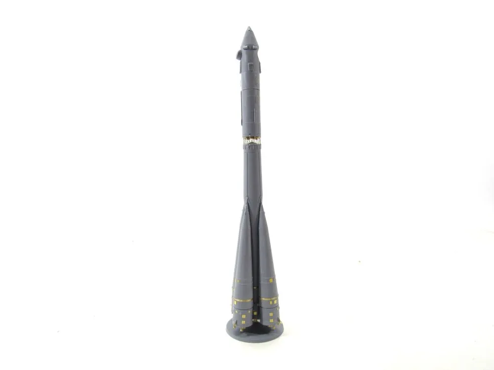 Vostok, Voskhod, Sputnik, R-7A launch vehicle P.E. set 1:144