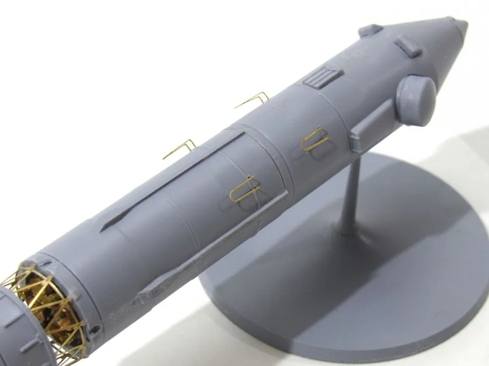 Launch vehicle "Soyuz" P.E. set for E.E. 1:144