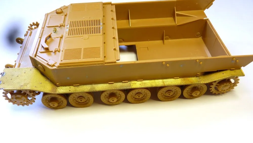 SD.Kfz. 184. Ferdinand Track shelves set 1:35
