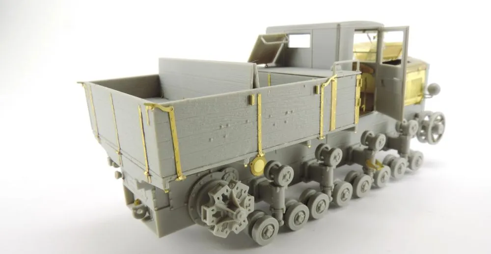 Artillery Tractor "Komintern' P.E. set for Trumpeter 1:35