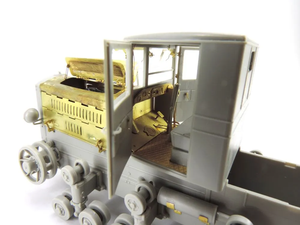 Artillery Tractor "Komintern' P.E. set for Trumpeter 1:35