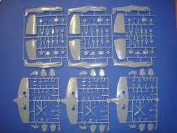 Supermarine Spitfire Mk.IXC/E "Cíl Praha" 1:72