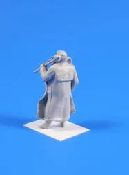 Wermacht soldier 1944 (Winter dress, long coat) 1:35