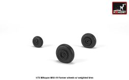 MiG-19 wheels w/ weighted tires 1:72