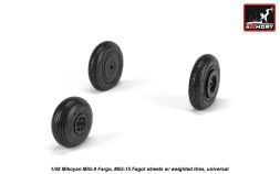 MiG-9 / MiG-15 (early) wheels w/ weighted tires 1:48