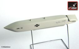 AGM-158 JASSM Air-Ground guided missile 1:48