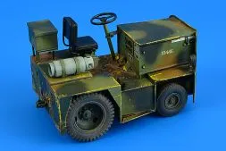 United Tractor G-40-C Tow Tractor (LPG) 1:32