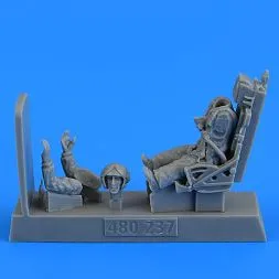 Soviet Fighter Pilot w/ ejection seat for MiG-19 1:48