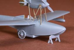 Macchi M 33 beaching gear set 1:72