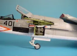 F-8E Crusader gun bay 1:48