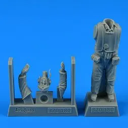US Marine Corps WWII Pilot 1:32