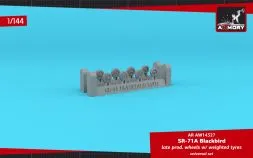 SR-71A Blackbird late type wheels 1:144