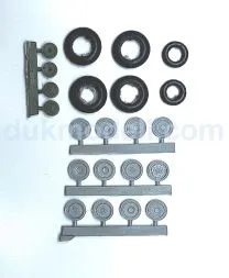 Su-24 wheels (early, late) 1:48