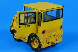 GC-340/SM340 w/ Cab tow tractor US NAVY/DLA 1:32