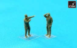 RAF WWII crewmen in high altitude outfit - Set A 1:144